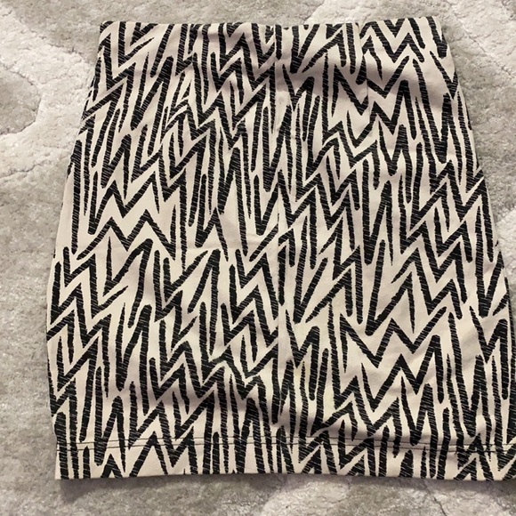 Women Skirt - Picture 2 of 3